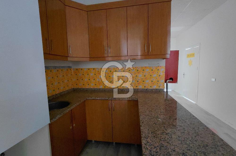 Cadde Üzeri Köşe Konum | Bahçeli Kurumsal Kiralık Dükkan