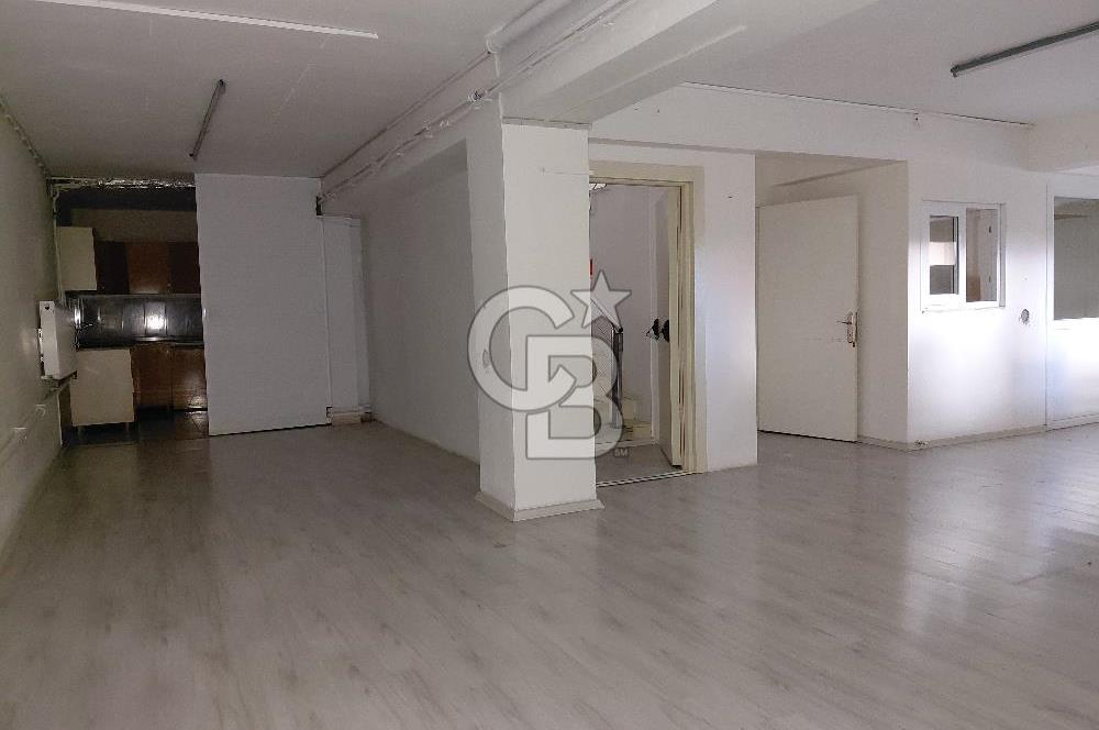 Cadde Üzeri Köşe Konum | Bahçeli Kurumsal Kiralık Dükkan