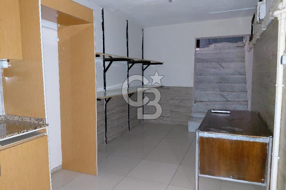 Cadde Üzeri Köşe Konum | Bahçeli Kurumsal Kiralık Dükkan