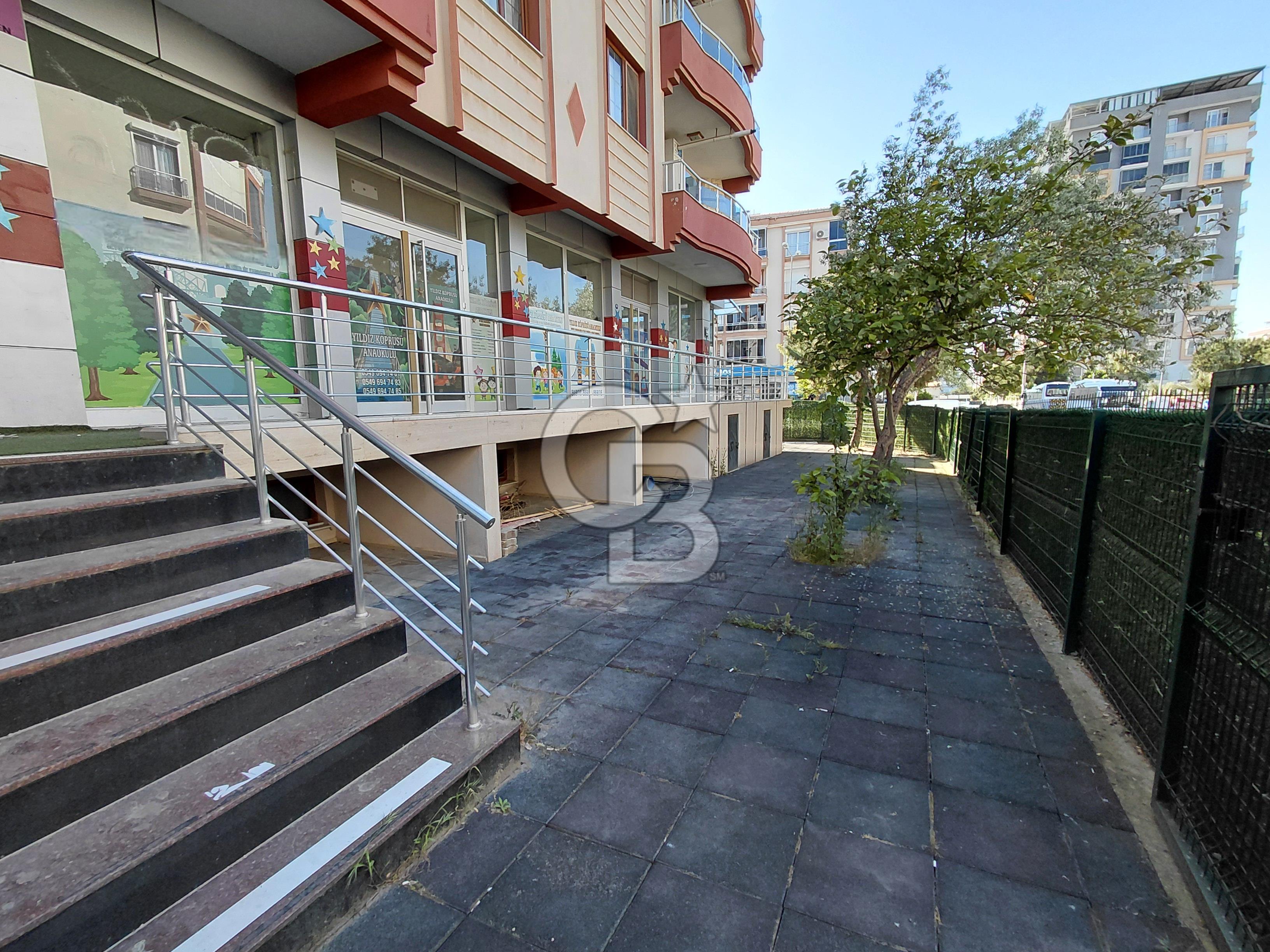 Cadde Üzeri Köşe Konum | Bahçeli Kurumsal Kiralık Dükkan