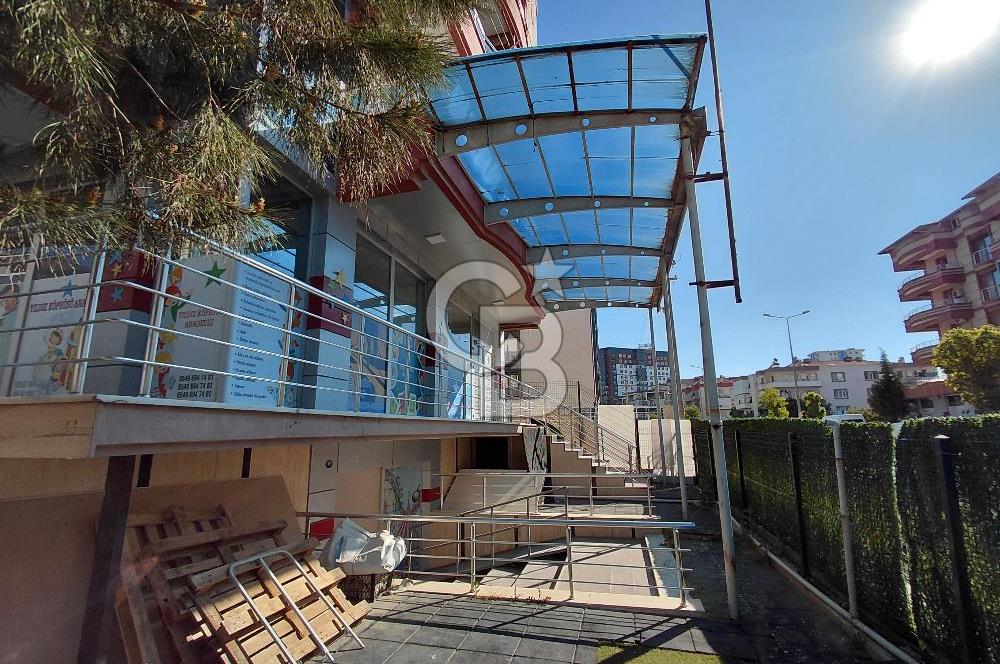 Cadde Üzeri Köşe Konum | Bahçeli Kurumsal Kiralık Dükkan