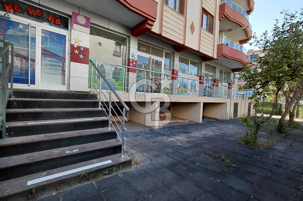 Cadde Üzeri Köşe Konum | Bahçeli Kurumsal Kiralık Dükkan