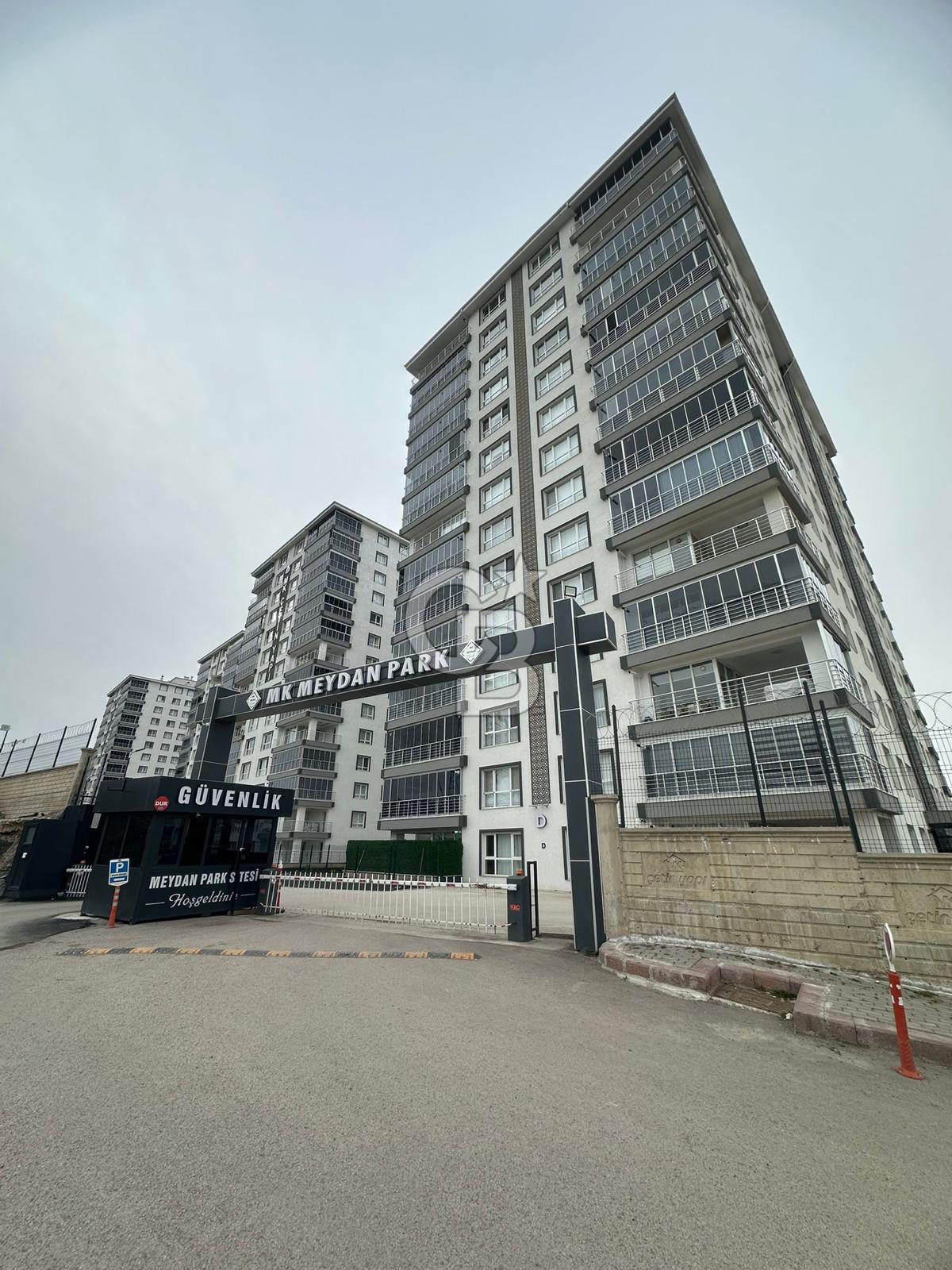 MEYDAN PARK'TA PROTOKOL YOLUNA CEPHELİ 163 M2, 4+1 SATILIK DAİRE
