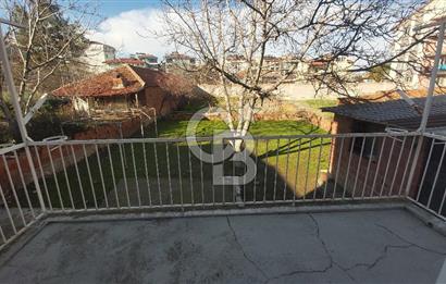 Afyon-Dazkırı Yeniyol Mah.de Merkeze Yakın Satılık Ev ve Arsası