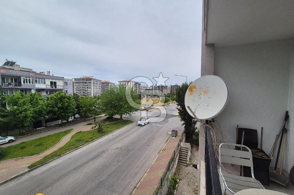 İZMİR ÇİĞLİ ATAŞEHİR MAHALLESİ’NDE EŞYALI KİRALIK 3+1 DAİRE