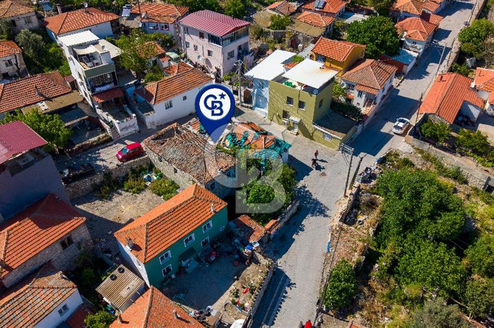 Foça Ilıpınar'da Satılık Kargir Ev ve Arsa