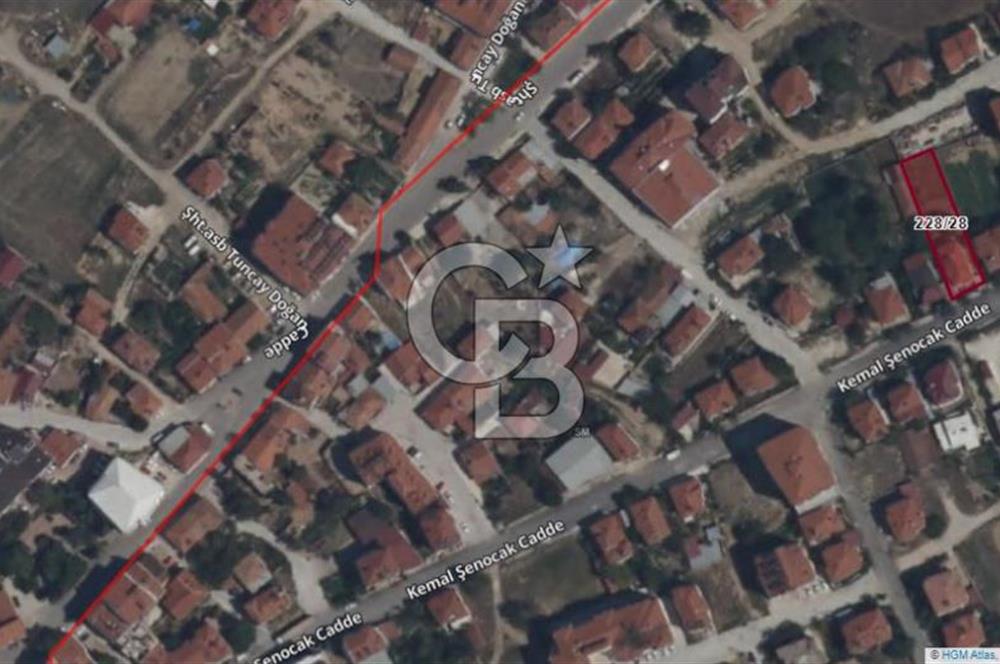 Afyon-Dazkırı Yeniyol Mah.de Merkeze Yakın Satılık Ev ve Arsası