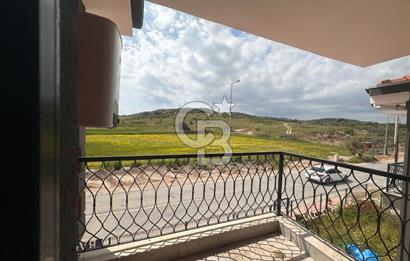 Foça Yenibağarası Mah. Ana Cadde Üzeri Kiralık 2+1 Daire
