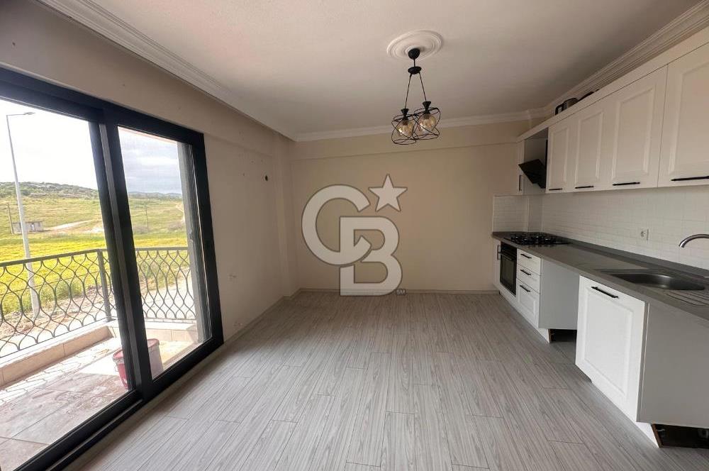 Foça Yenibağarası Mah. Ana Cadde Üzeri Kiralık 2+1 Daire