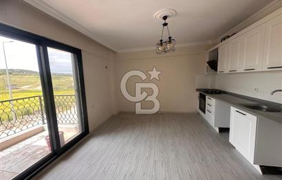 Foça Yenibağarası Mah. Ana Cadde Üzeri Kiralık 2+1 Daire