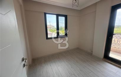 Foça Yenibağarası Mah. Ana Cadde Üzeri Kiralık 2+1 Daire