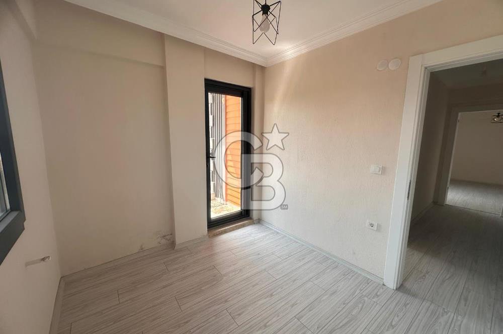 Foça Yenibağarası Mah. Ana Cadde Üzeri Kiralık 2+1 Daire