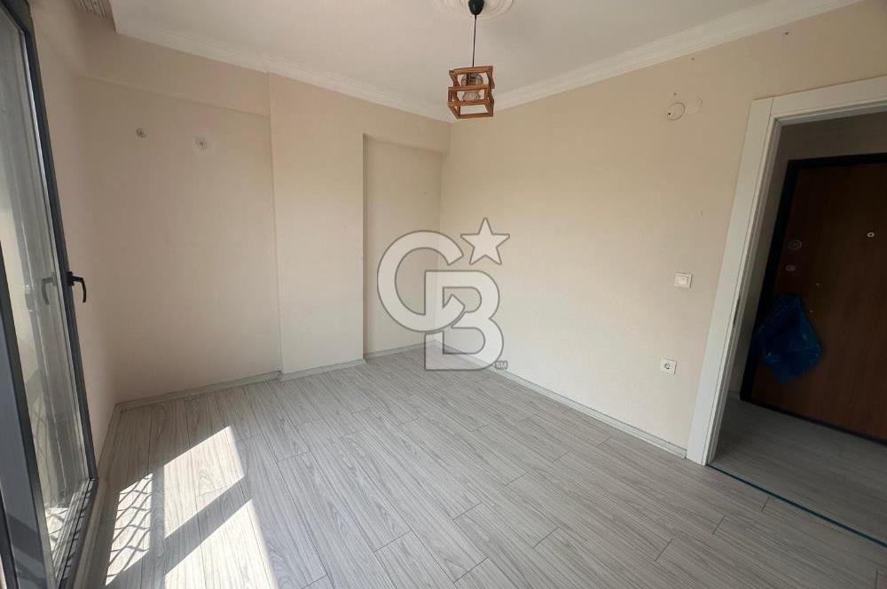 Foça Yenibağarası Mah. Ana Cadde Üzeri Kiralık 2+1 Daire