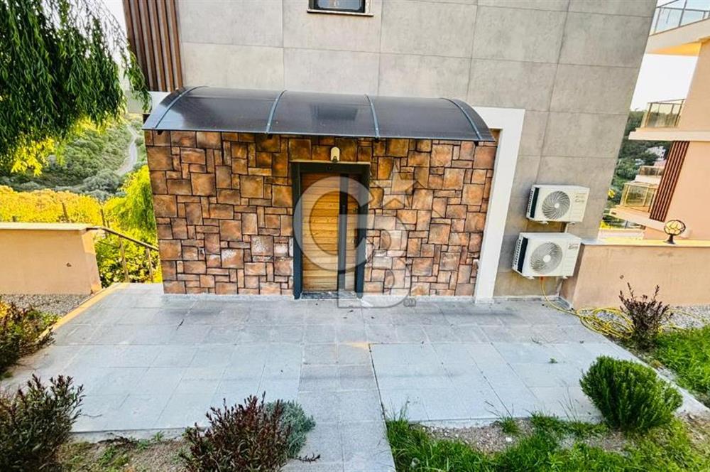 Yenifoça Cumhuriyet Mah. Kiralık Müstakil Bahçeli 6+1 Villa