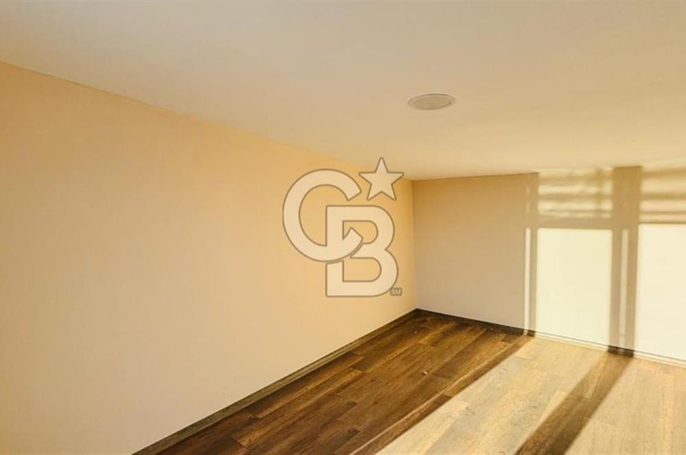 Yenifoça Cumhuriyet Mah. Kiralık Müstakil Bahçeli 6+1 Villa