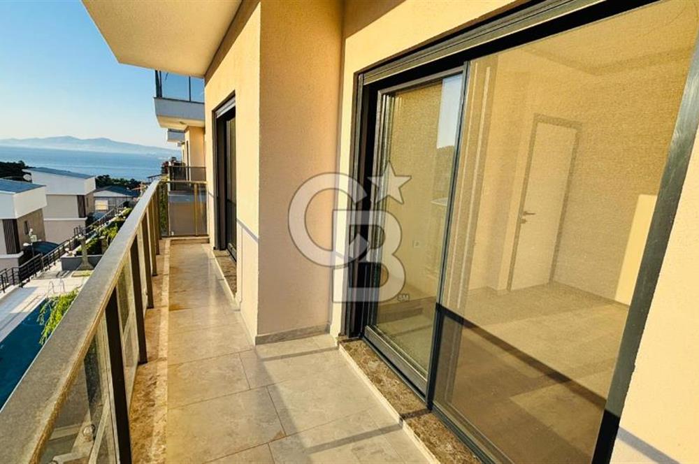 Yenifoça Cumhuriyet Mah. Kiralık Müstakil Bahçeli 6+1 Villa