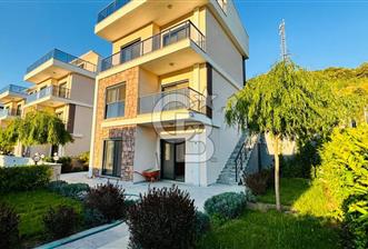 Yenifoça Cumhuriyet Mah. Kiralık Müstakil Bahçeli 6+1 Villa - 9 - 348463