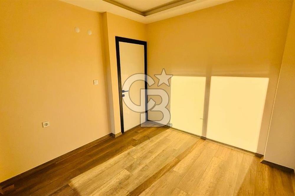 Yenifoça Cumhuriyet Mah. Kiralık Müstakil Bahçeli 6+1 Villa