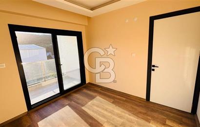 Yenifoça Cumhuriyet Mah. Kiralık Müstakil Bahçeli 6+1 Villa