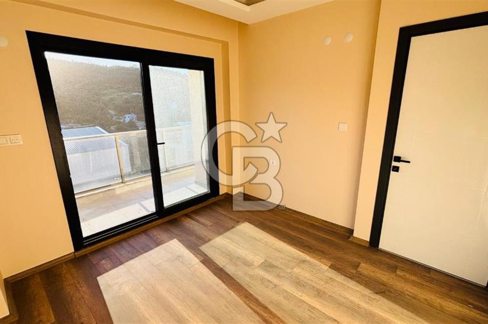 Yenifoça Cumhuriyet Mah. Kiralık Müstakil Bahçeli 6+1 Villa
