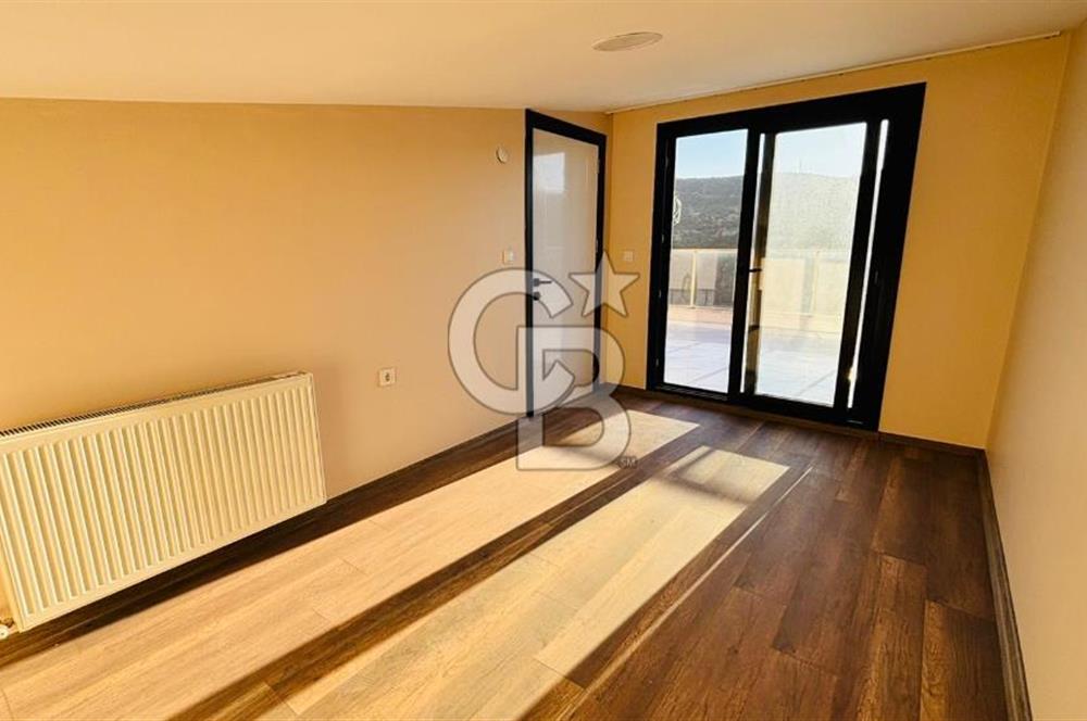 Yenifoça Cumhuriyet Mah. Kiralık Müstakil Bahçeli 6+1 Villa