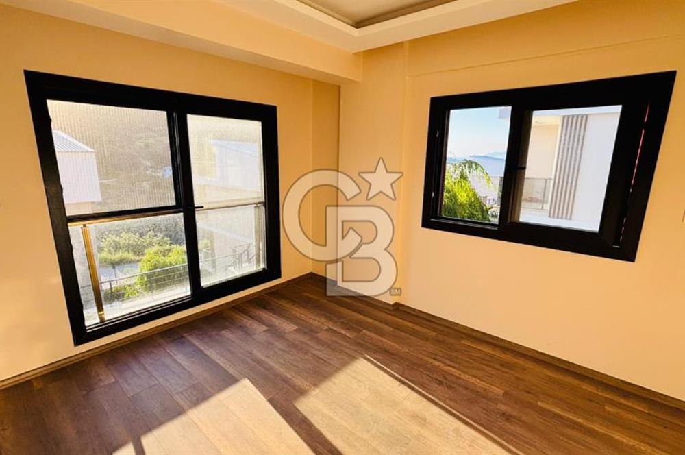 Yenifoça Cumhuriyet Mah. Kiralık Müstakil Bahçeli 6+1 Villa