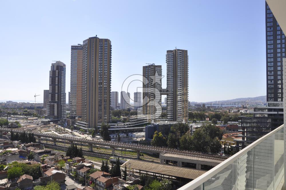 Konak Halkapınar Megapol İzmir'de Deniz Manzaralı 1+1