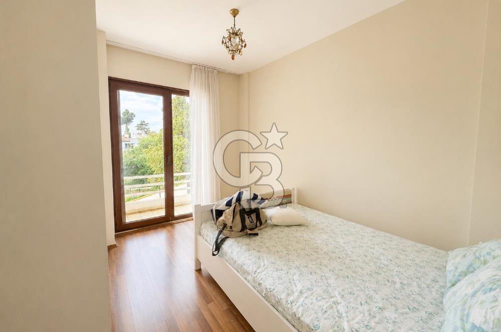 TEKİRDAĞ DENİZKORU SİTESİ'NDE 3+1 SATILIK ÖZEL PLAJLI VİLLA