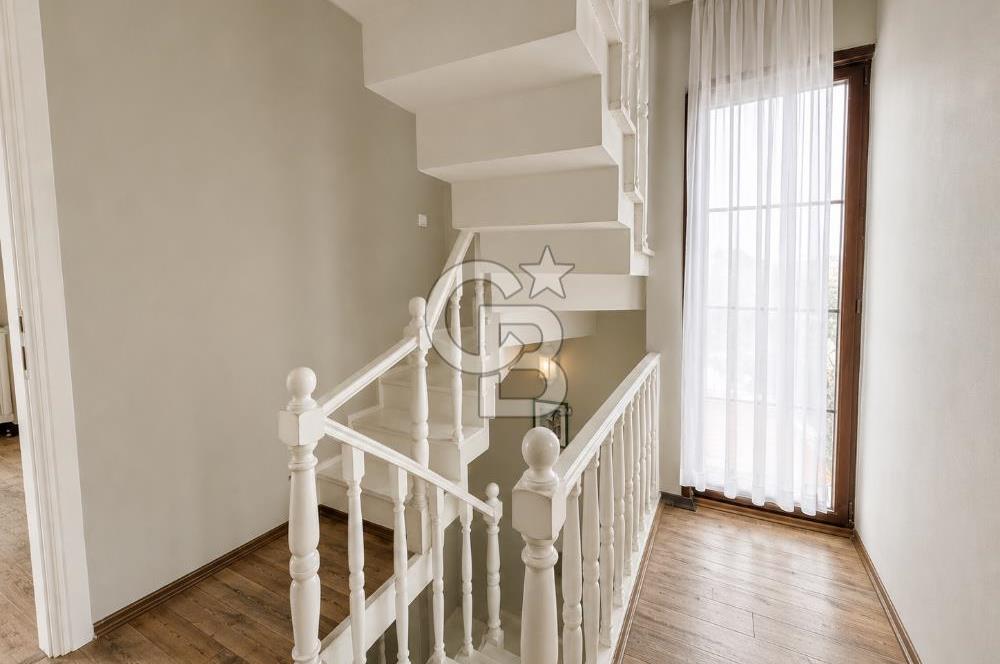 TEKİRDAĞ DENİZKORU SİTESİ'NDE 3+1 SATILIK ÖZEL PLAJLI VİLLA