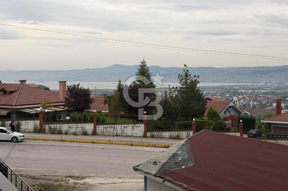 BAŞİSKELE YUVACIK KISMİ DENİZ MANZARALI 2+1 SATILIK  DAİRE