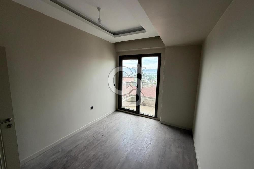 BAŞİSKELE YUVACIK KISMİ DENİZ MANZARALI 2+1 SATILIK  DAİRE