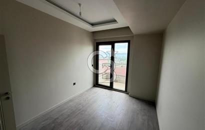 BAŞİSKELE YUVACIK KISMİ DENİZ MANZARALI 2+1 SATILIK  DAİRE