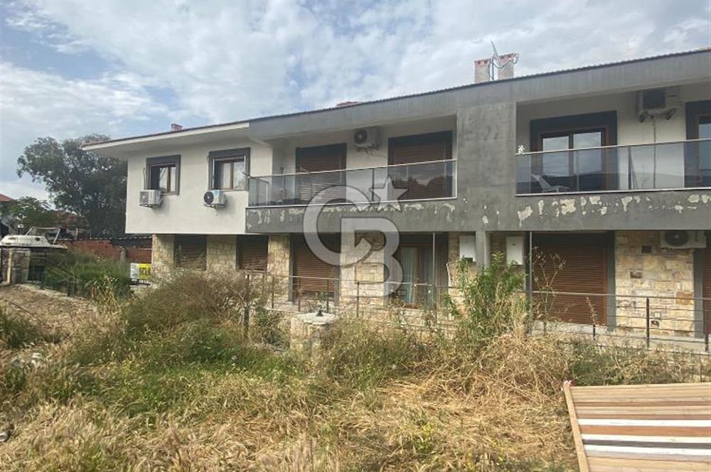 FOÇA YENİBAĞARASI'NDA EŞYALI 2+1 AÇIK MUTFAK SATILIK DAİRE 