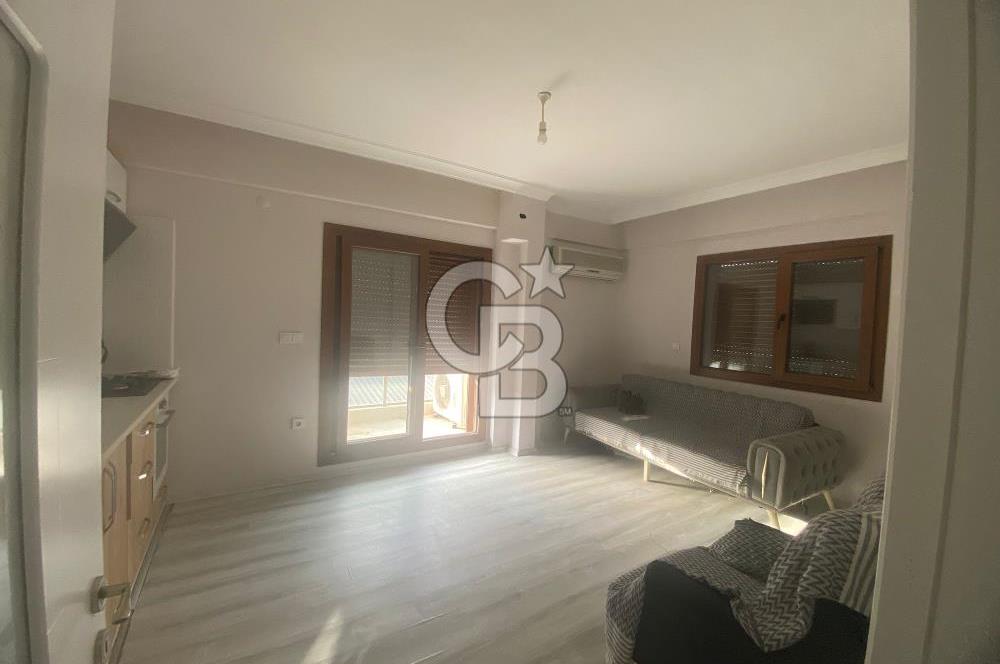 FOÇA YENİBAĞARASI'NDA EŞYALI 2+1 AÇIK MUTFAK SATILIK DAİRE 