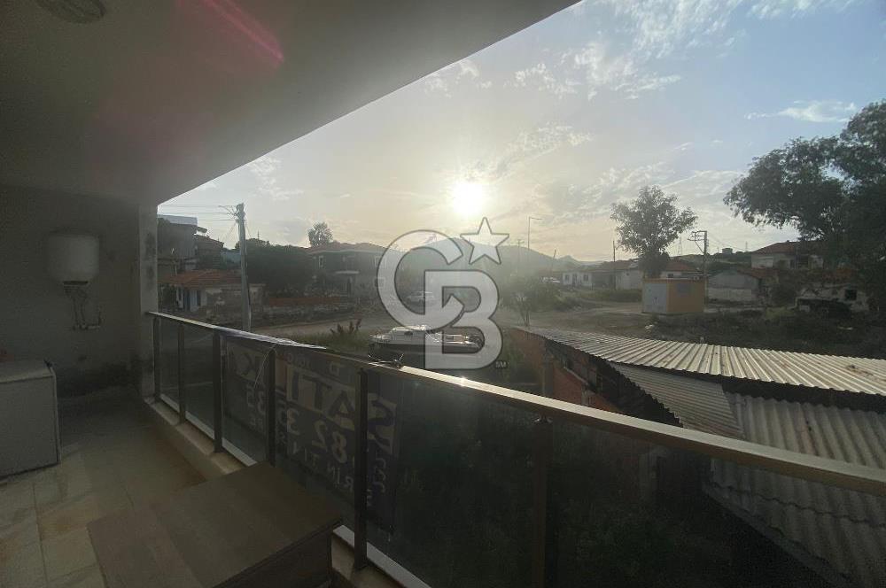 FOÇA YENİBAĞARASI'NDA EŞYALI 2+1 AÇIK MUTFAK SATILIK DAİRE 