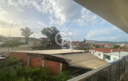FOÇA YENİBAĞARASI'NDA EŞYALI 2+1 AÇIK MUTFAK SATILIK DAİRE 