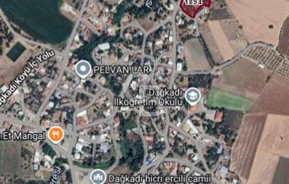 •	Bursa Karacabey Dağkadı’da Köy İçinde Yapı Kayıtlı Köşe Arsa, Hem Ev Hem Zeytinlik.
