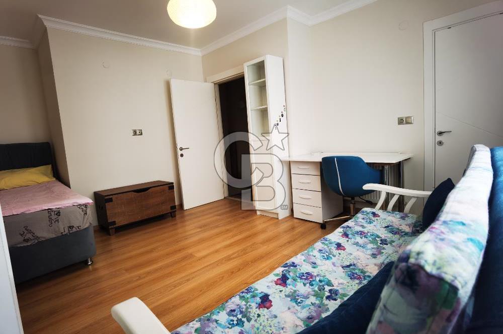 Bornova Küçükpark'ta 2+1 eşyalı kiralık dubleks daire