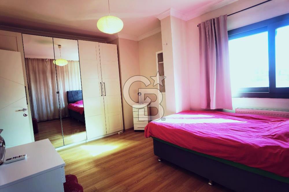 Bornova Küçükpark'ta 2+1 eşyalı kiralık dubleks daire