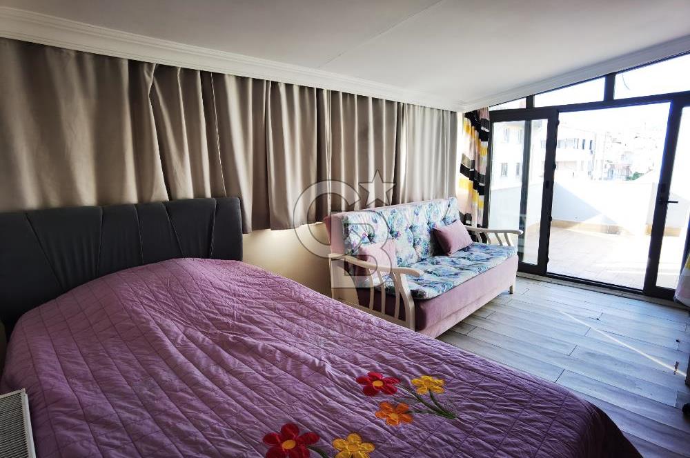 Bornova Küçükpark'ta 2+1 eşyalı kiralık dubleks daire