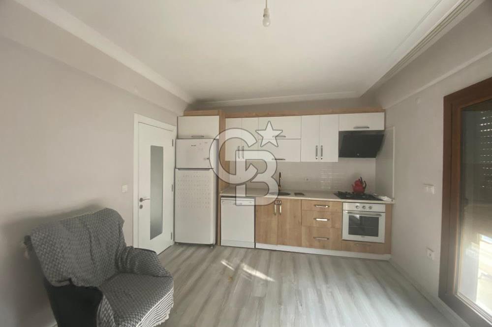 FOÇA YENİBAĞARASI'NDA EŞYALI 2+1 AÇIK MUTFAK SATILIK DAİRE 