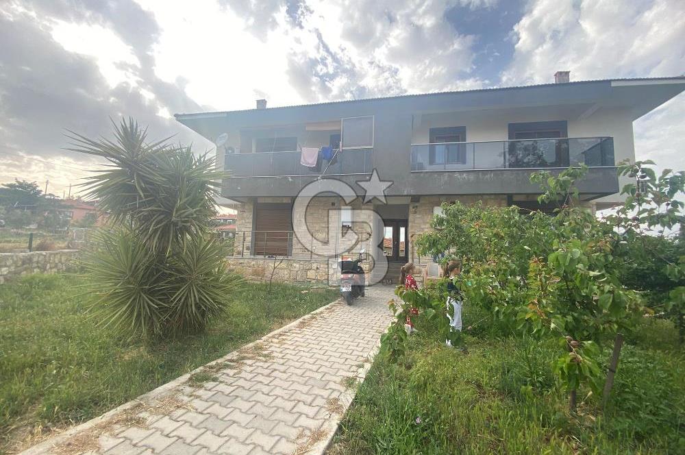 FOÇA YENİBAĞARASI'NDA EŞYALI 2+1 AÇIK MUTFAK SATILIK DAİRE 