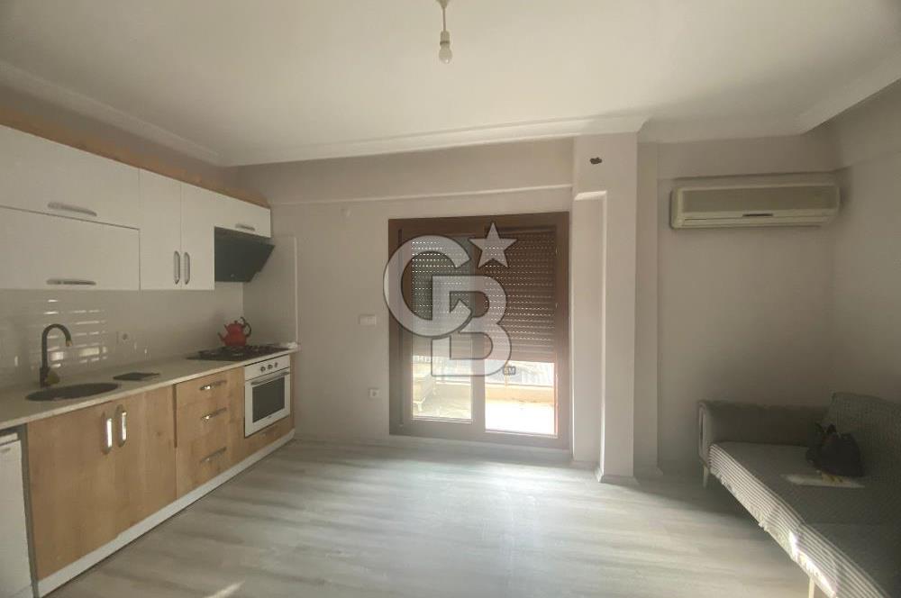 FOÇA YENİBAĞARASI'NDA EŞYALI 2+1 AÇIK MUTFAK SATILIK DAİRE 