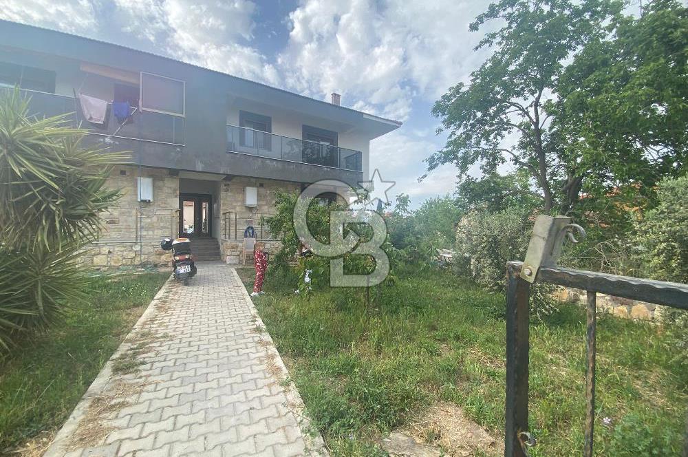 FOÇA YENİBAĞARASI'NDA EŞYALI 2+1 AÇIK MUTFAK SATILIK DAİRE 