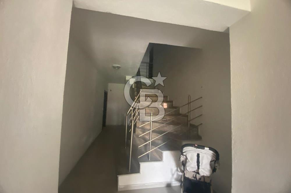 FOÇA YENİBAĞARASI'NDA EŞYALI 2+1 AÇIK MUTFAK SATILIK DAİRE 