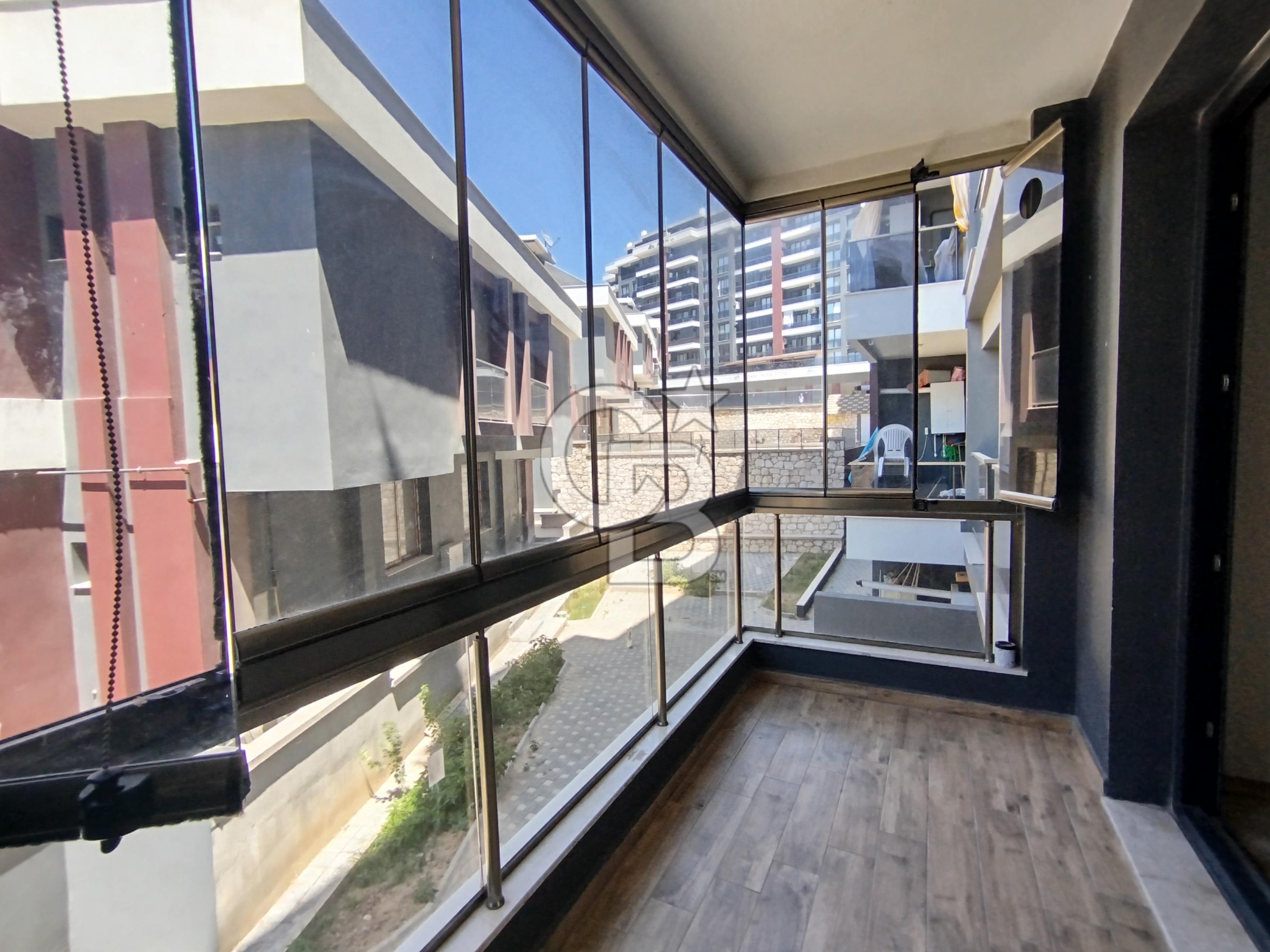 Buca Yaşam Vadisi Sitesi Satılık 1+1 Daire 