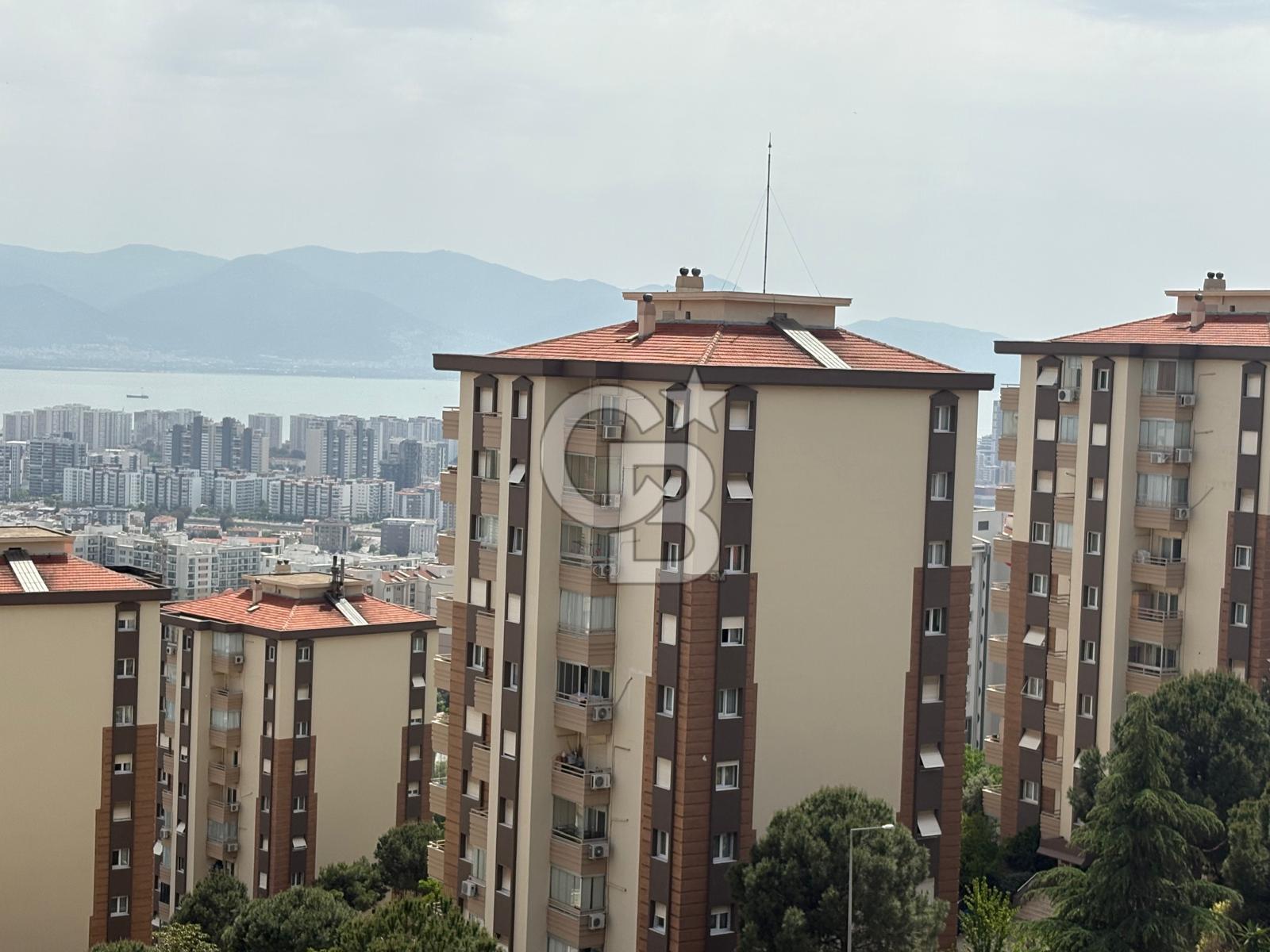 İZMİR KÖRFEZKÖY SİTESİN'DE KÖRFEZ MANZARALI SATILIK 3+1 DAİRE