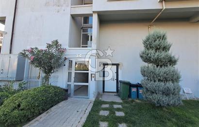 Seyrek'te Havuzlu ve Yeşillikli Site Eşyalı Kiralık 1+1