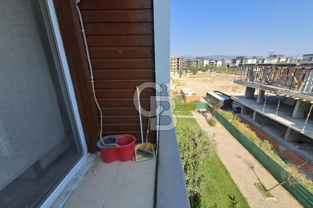 Seyrek'te Havuzlu ve Yeşillikli Site Eşyalı Kiralık 1+1