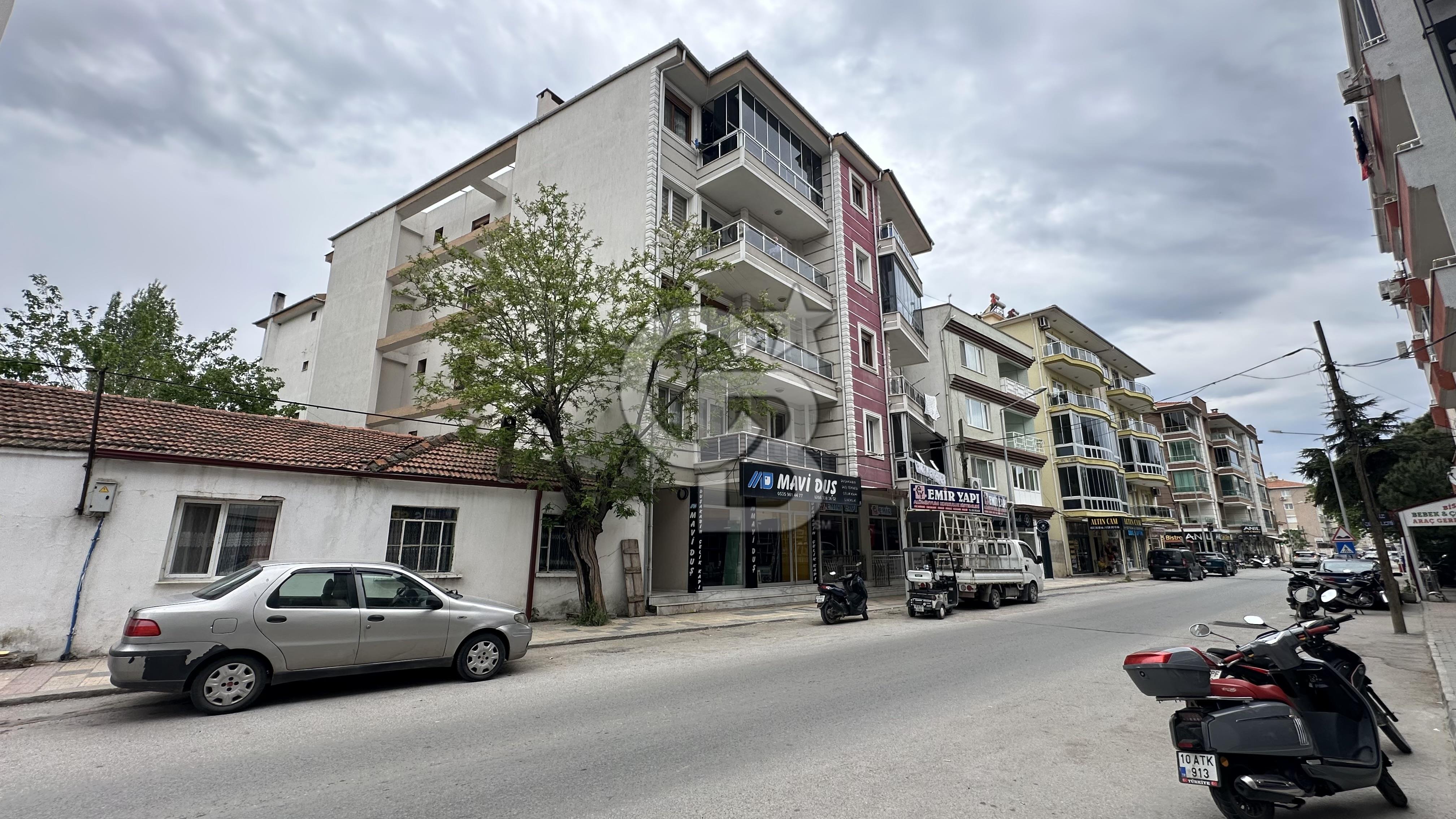 Ayvalık Altınova Tam Merkezde Satılık Dükkan